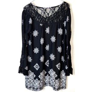 Venus Black & White Lace Boho Tunic Blouse With Tassel Tie Accent Small